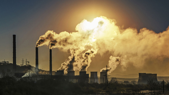 factory pipe polluting air, environmental problems