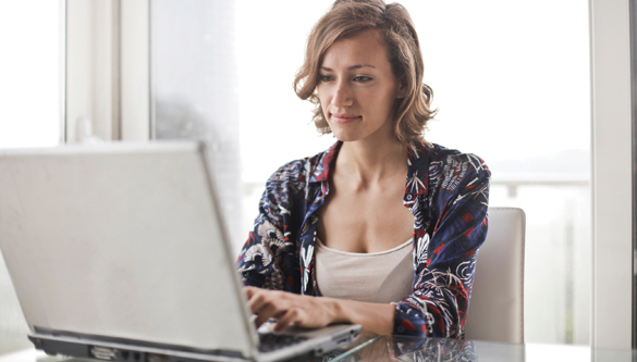 Woman on laptop_Pexels